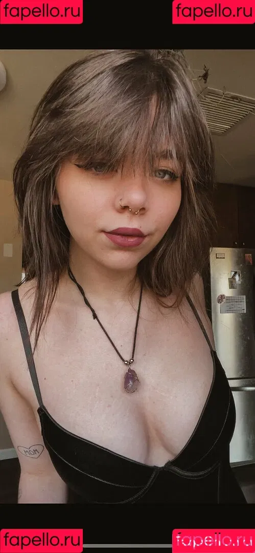 nikkiinatural Onlyfans Photo Gallery 
