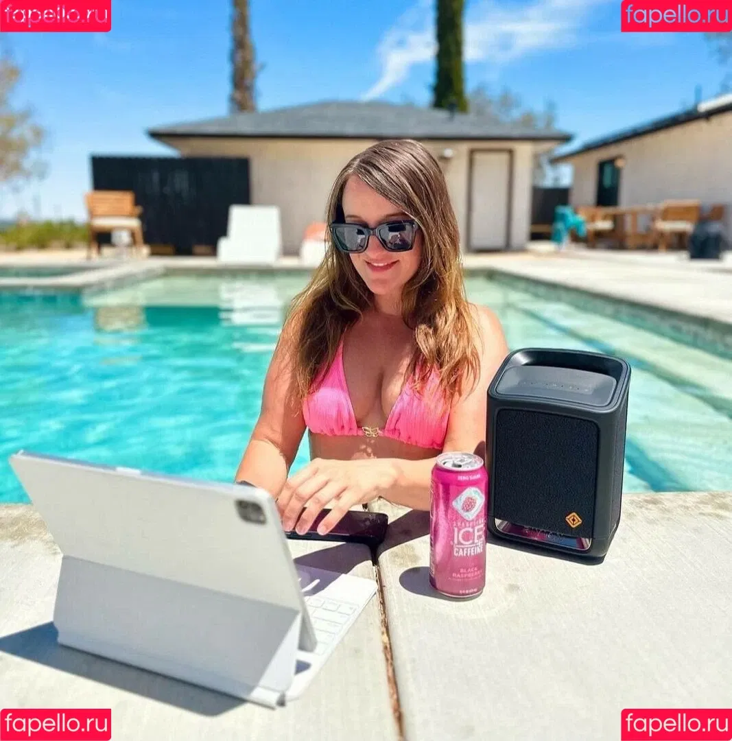 Jenna Ezarik Onlyfans Photo Gallery 