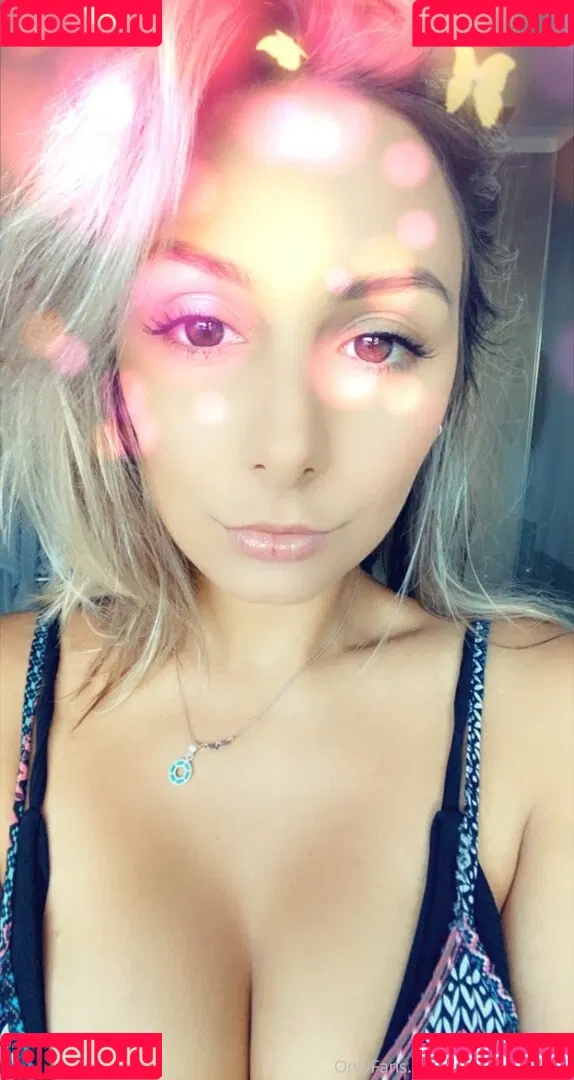 Mariah Leonne Onlyfans Photo Gallery 