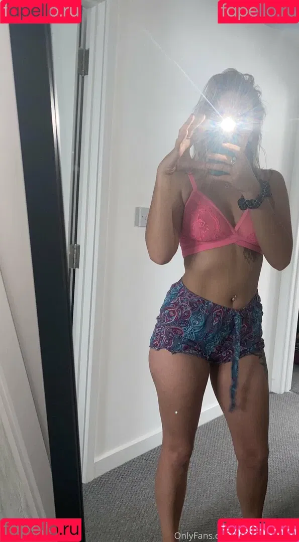 Mariah Leonne Onlyfans Photo Gallery 