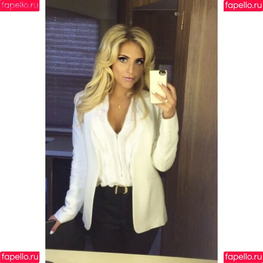 Cassie Scerbo Onlyfans Photo Gallery 