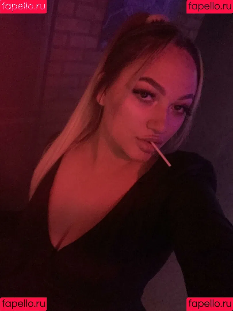 XxkityxX Onlyfans Photo Gallery 