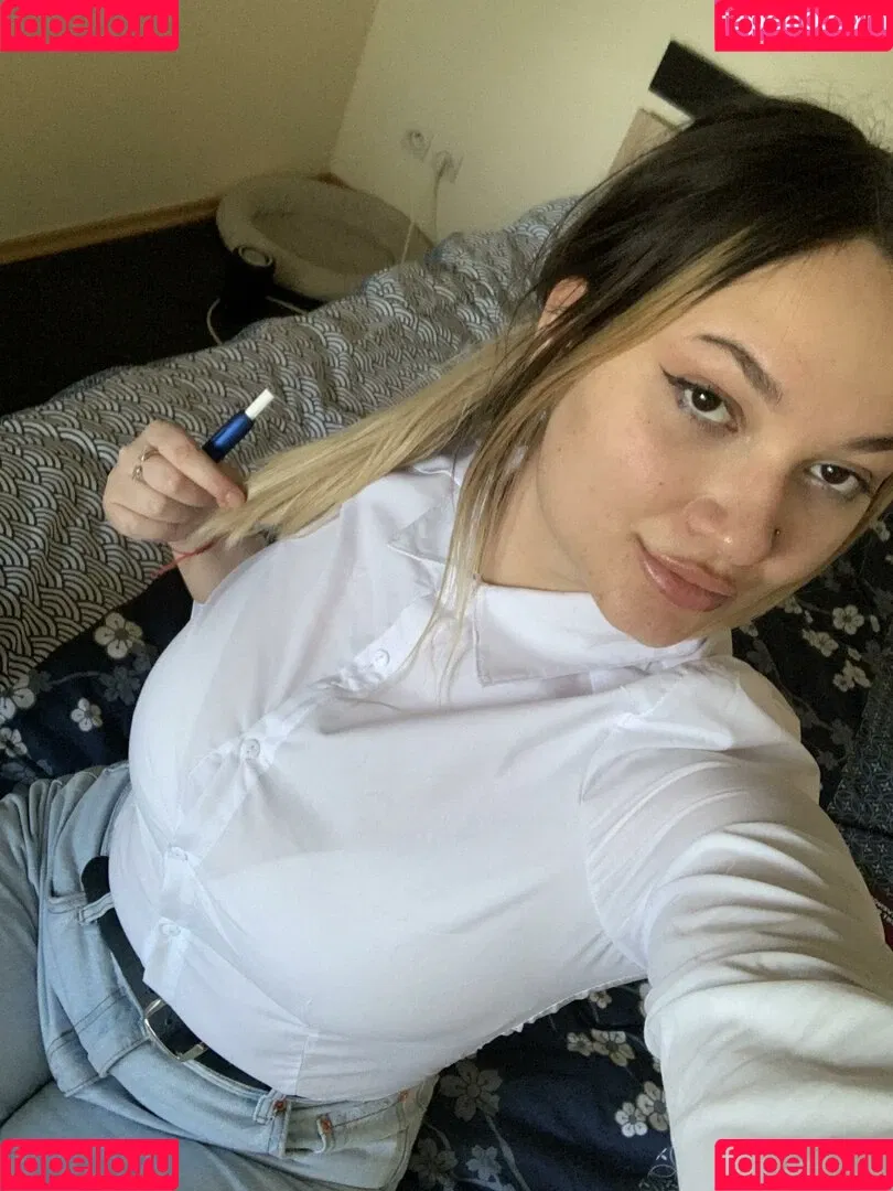 XxkityxX Onlyfans Photo Gallery 