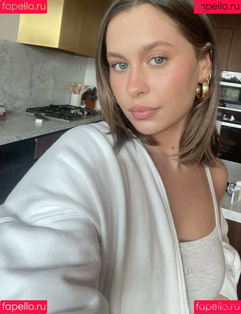 Natasha Bure Onlyfans Photo Gallery 