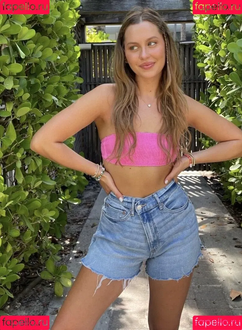 Natasha Bure Onlyfans Photo Gallery 