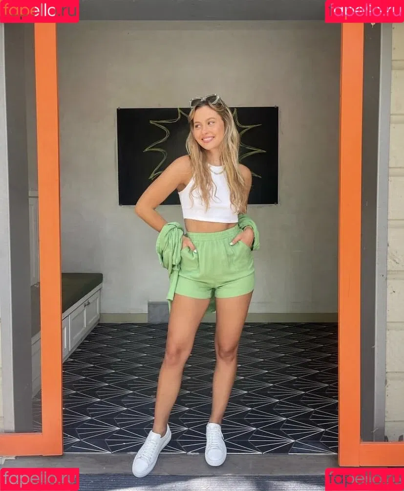 Natasha Bure Onlyfans Photo Gallery 