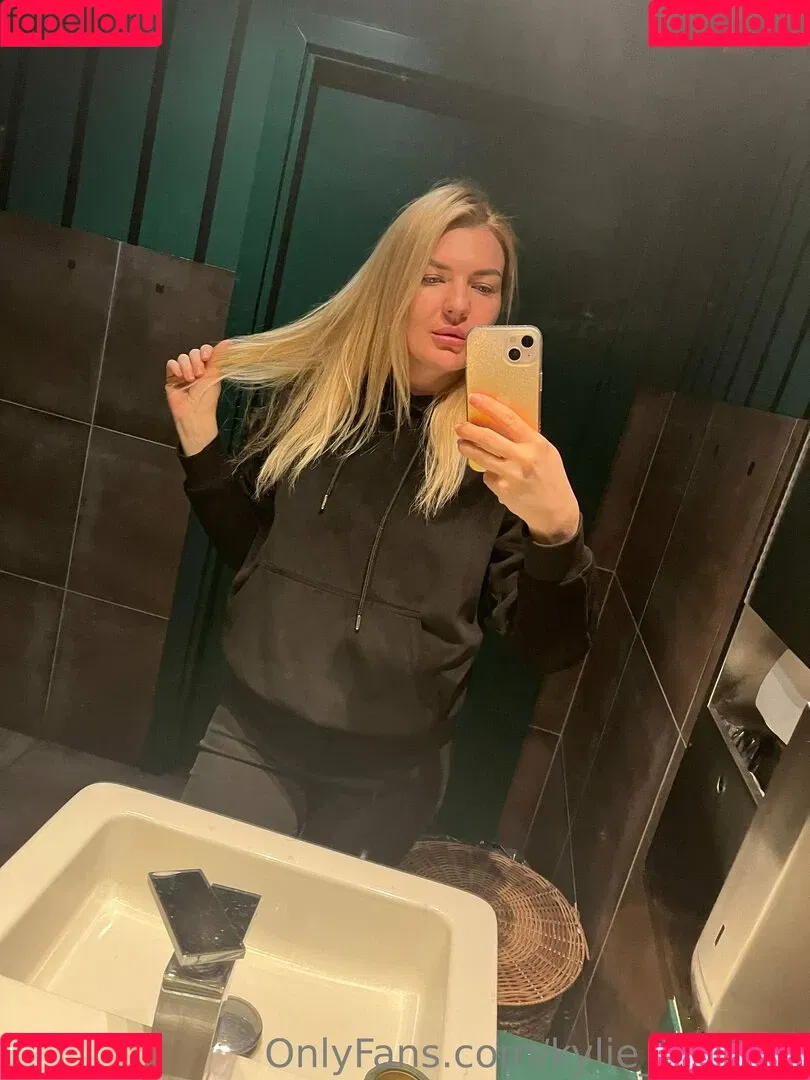 thehottestmom Onlyfans Photo Gallery 