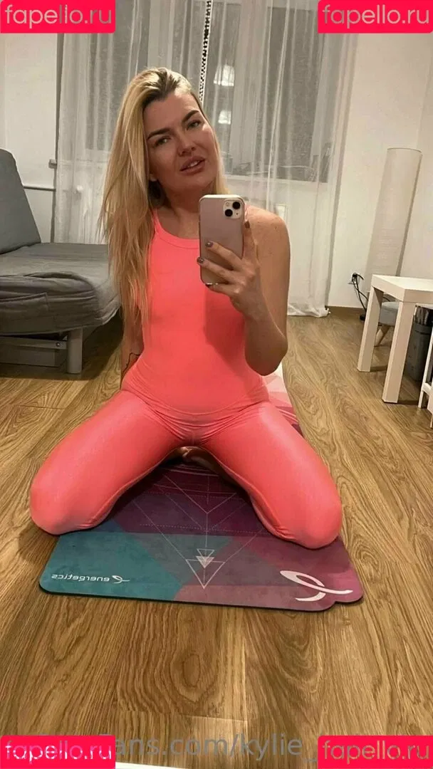 thehottestmom Onlyfans Photo Gallery 