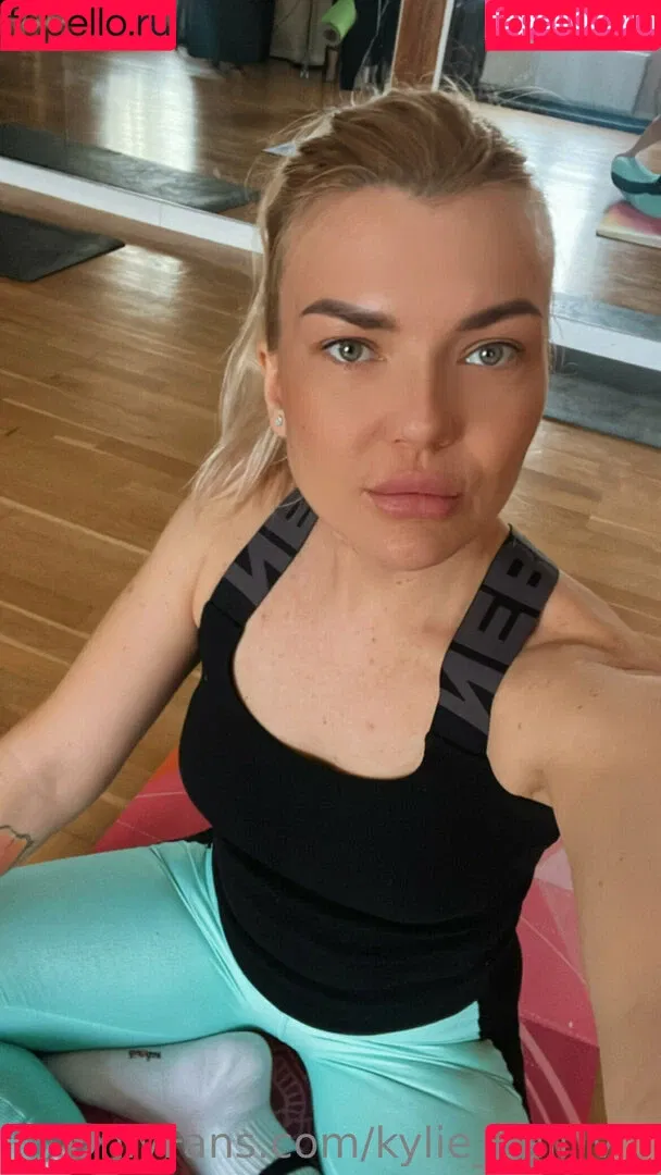 thehottestmom Onlyfans Photo Gallery 