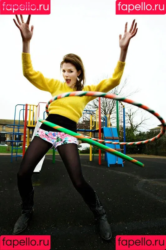 Aisling Bea Onlyfans Photo Gallery 