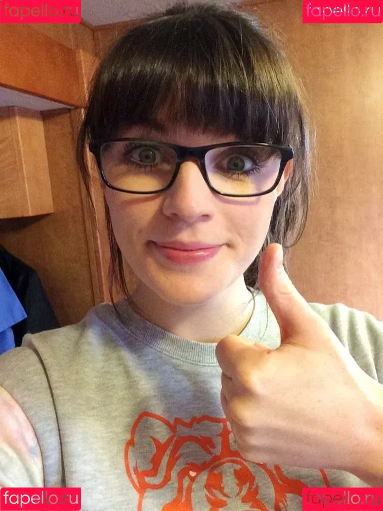 Aisling Bea Onlyfans Photo Gallery 