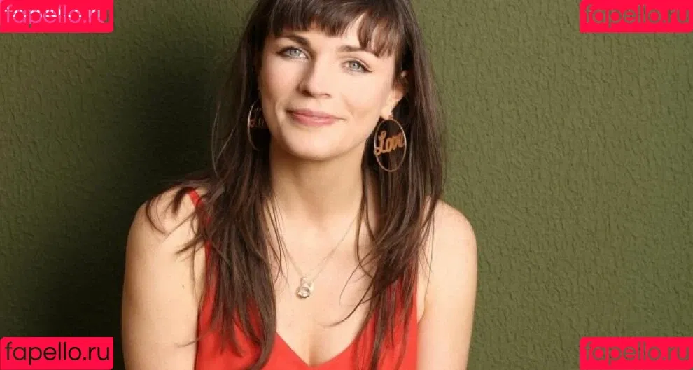 Aisling Bea Onlyfans Photo Gallery 