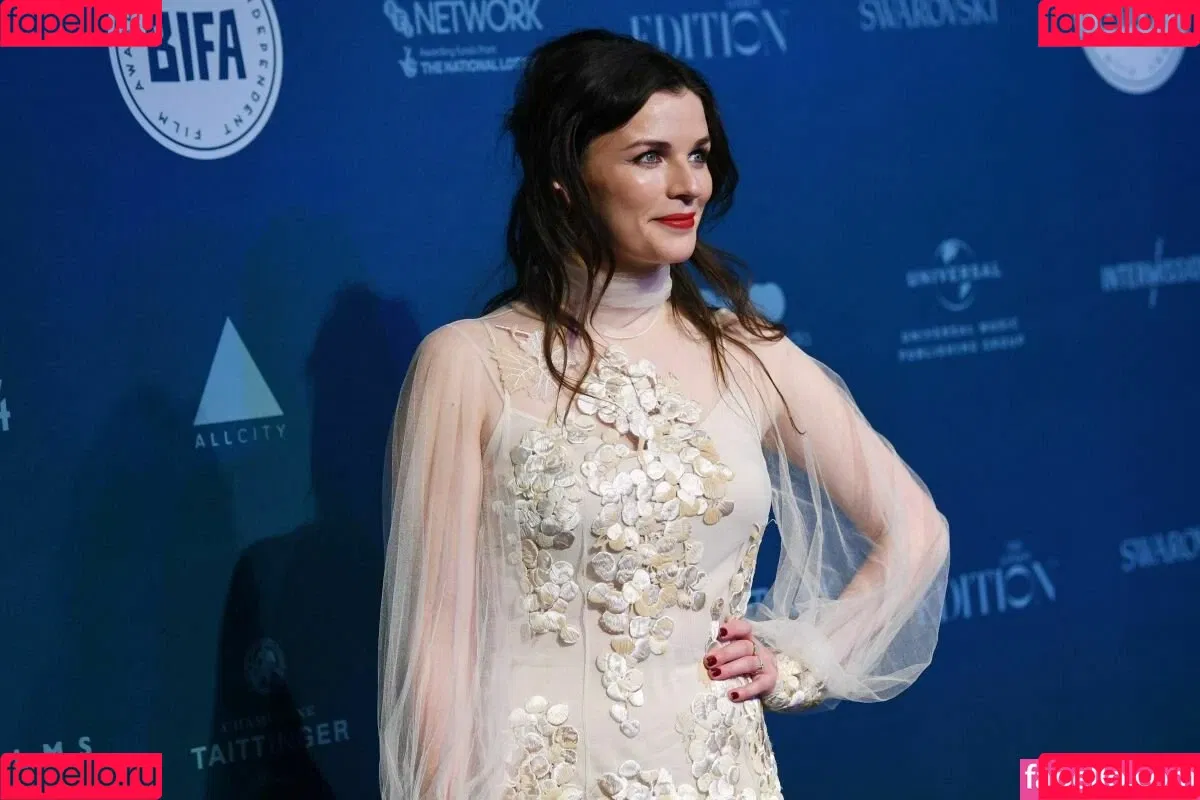 Aisling Bea Onlyfans Photo Gallery 