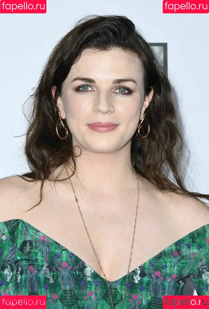 Aisling Bea Onlyfans Photo Gallery 