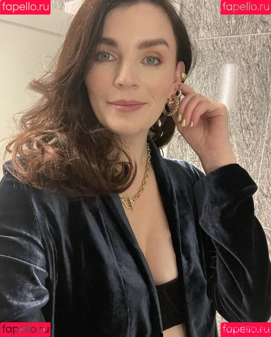 Aisling Bea Onlyfans Photo Gallery 