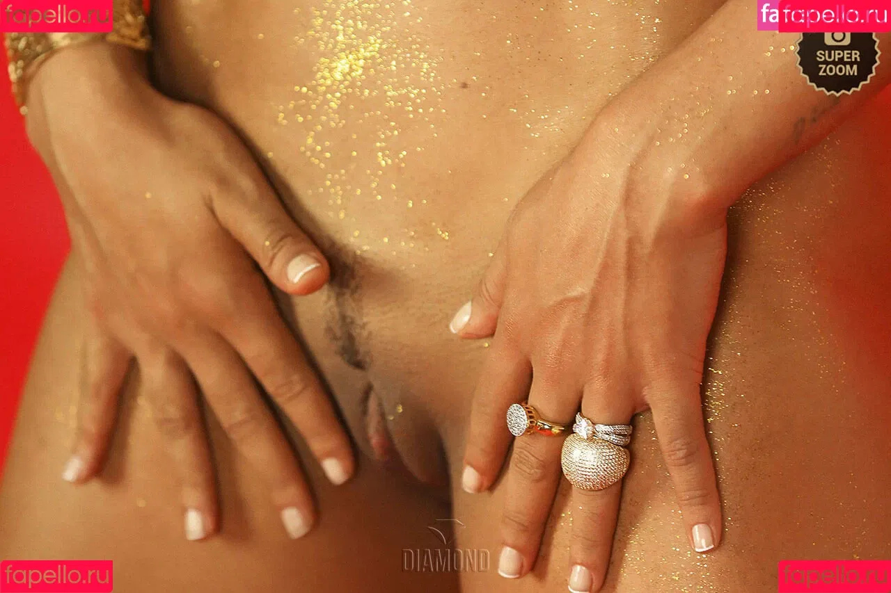 Suzy Cortez Onlyfans Photo Gallery 
