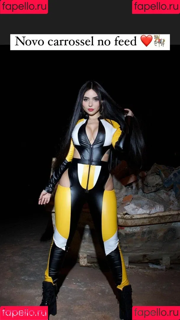 Nyvi Estephan Onlyfans Photo Gallery 