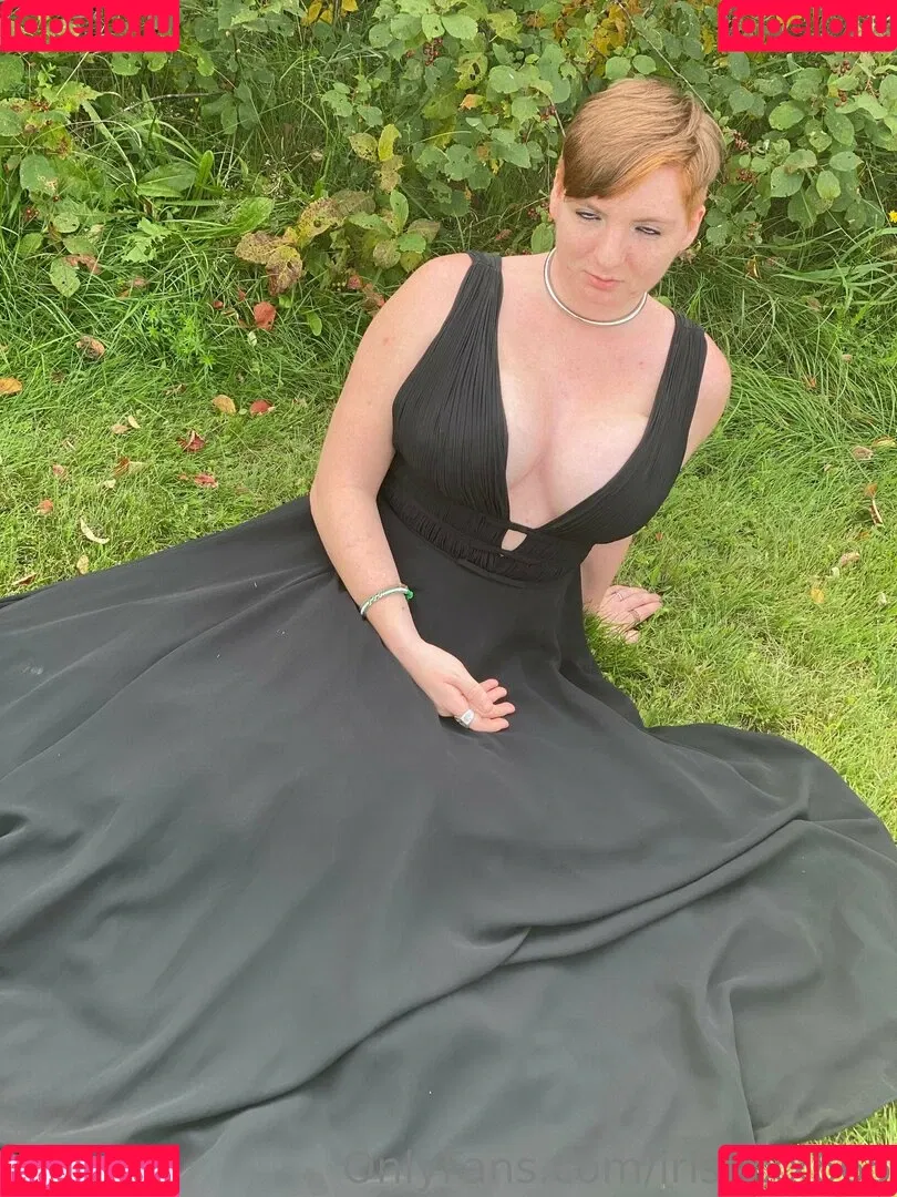 irisjaxx665 Onlyfans Photo Gallery 