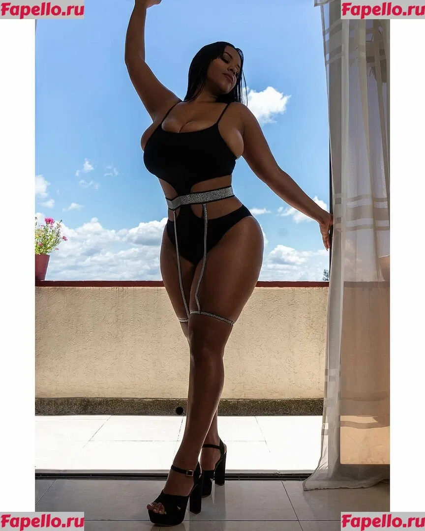 Isa Gomez Onlyfans Photo Gallery 