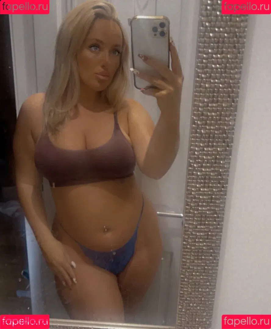 Caitlin Appleyard Onlyfans Photo Gallery 