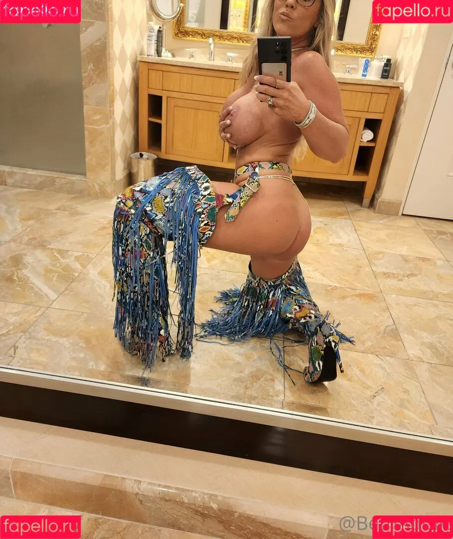 BethAdore Onlyfans Photo Gallery 
