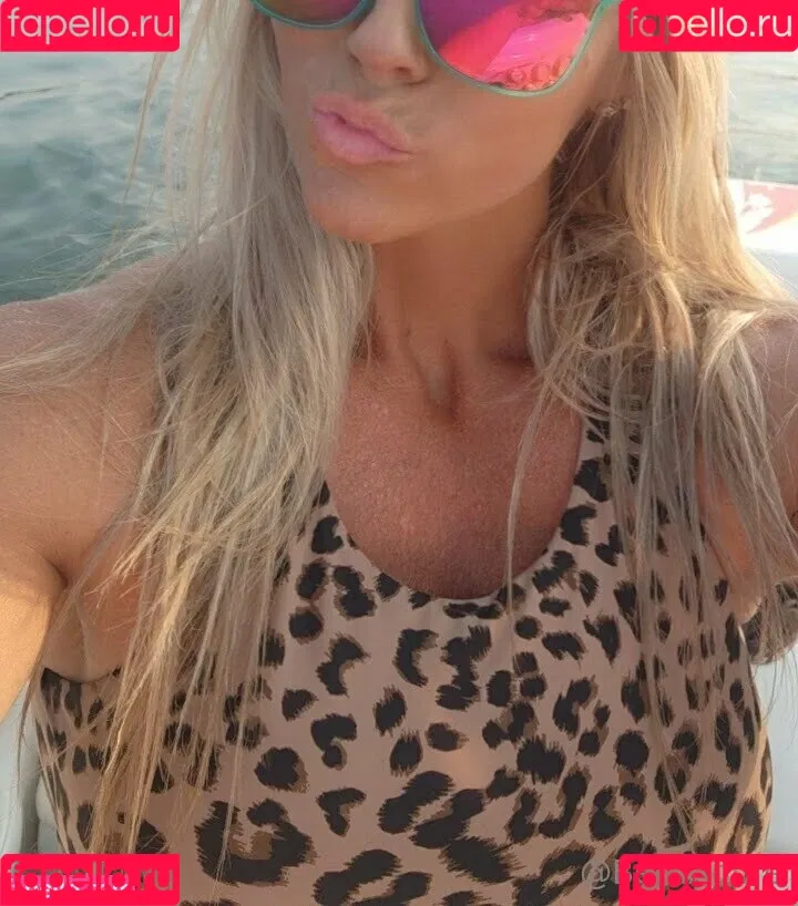 BethAdore Onlyfans Photo Gallery 
