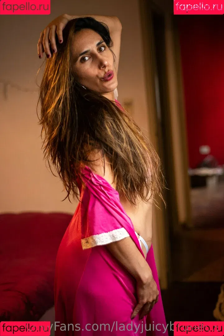 ladyjuicybrunette Onlyfans Photo Gallery 