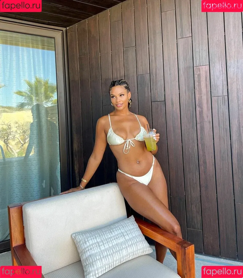 Kamie Crawford Onlyfans Photo Gallery 