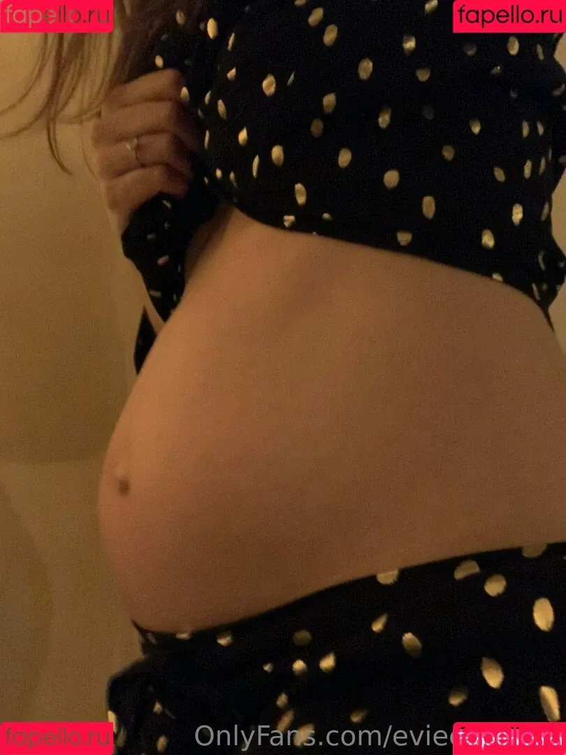 evieexpands Onlyfans Photo Gallery 