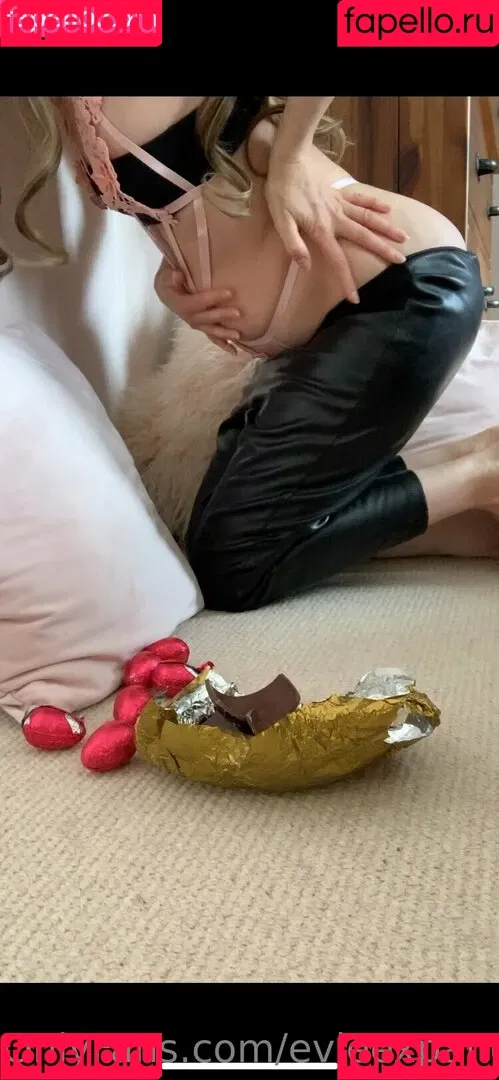 evieexpands Onlyfans Photo Gallery 