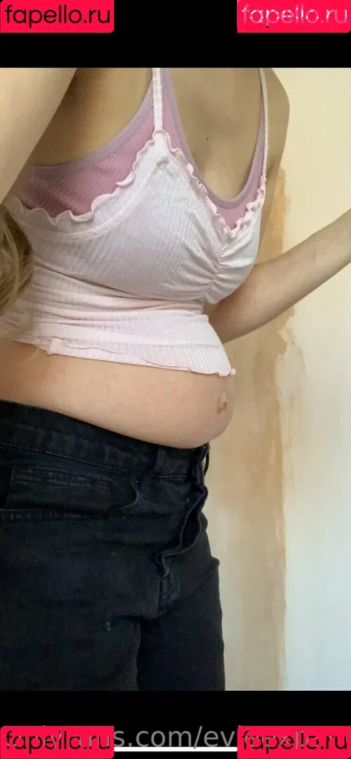 evieexpands Onlyfans Photo Gallery 