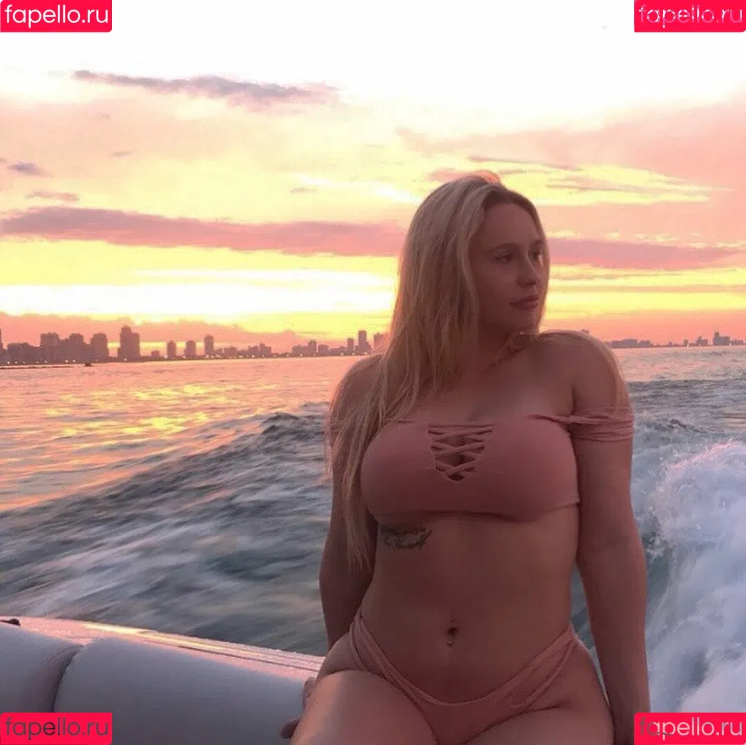 gelina.marie Onlyfans Photo Gallery 