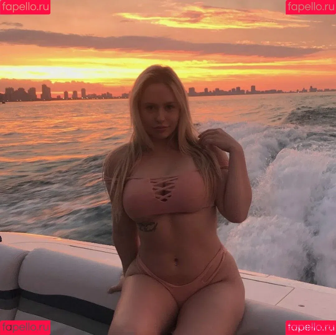 gelina.marie Onlyfans Photo Gallery 