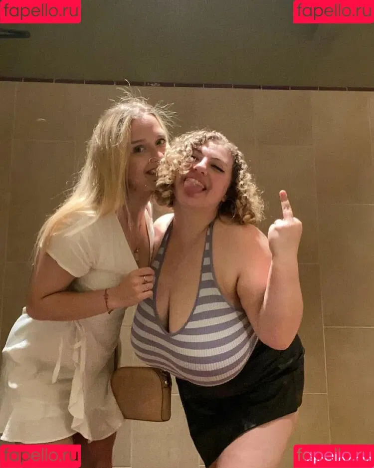 Sophia A Onlyfans Photo Gallery 