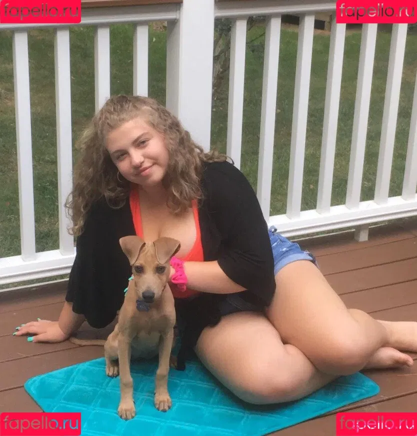 Sophia A Onlyfans Photo Gallery 