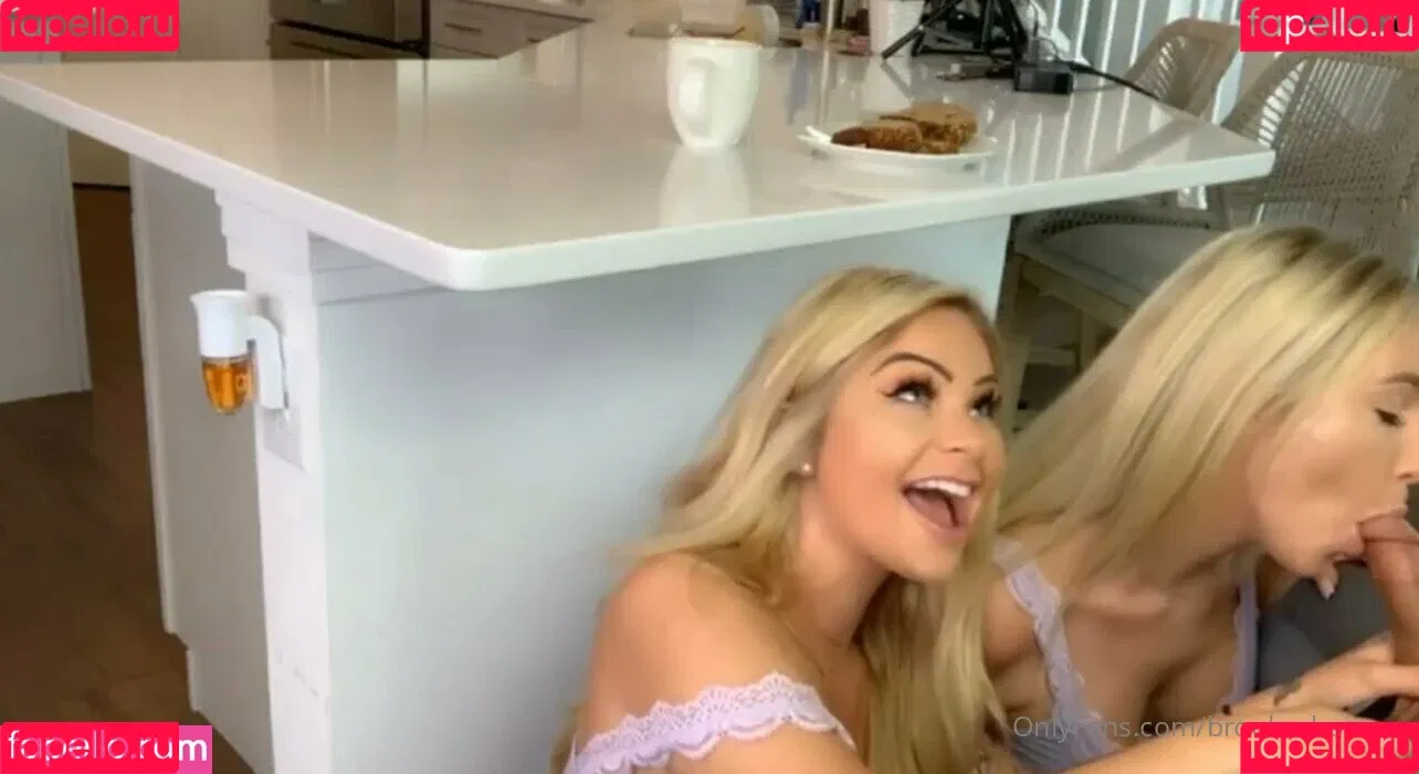 brookeshowsxx Onlyfans Photo Gallery 