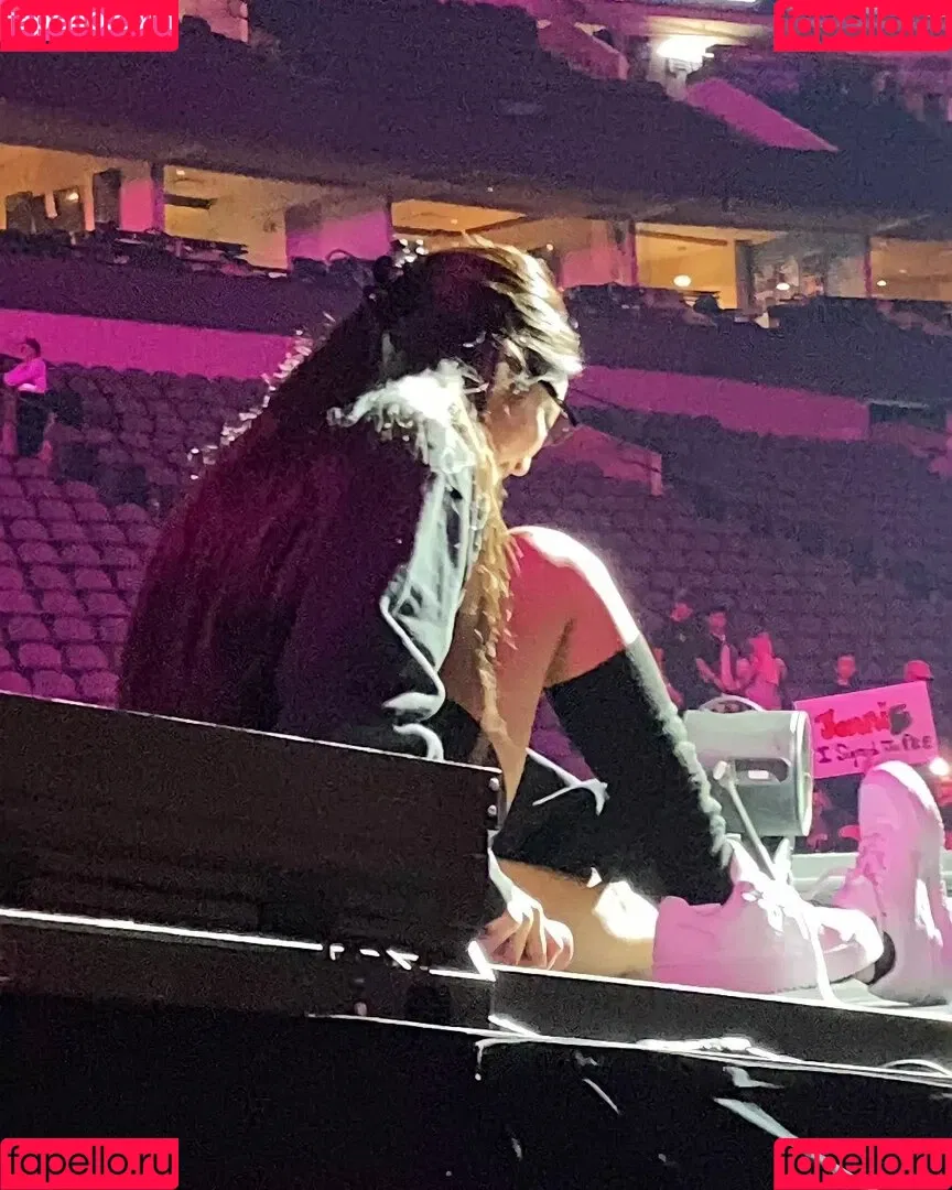 Jennie | BLΛƆKPIИK Onlyfans Photo Gallery 