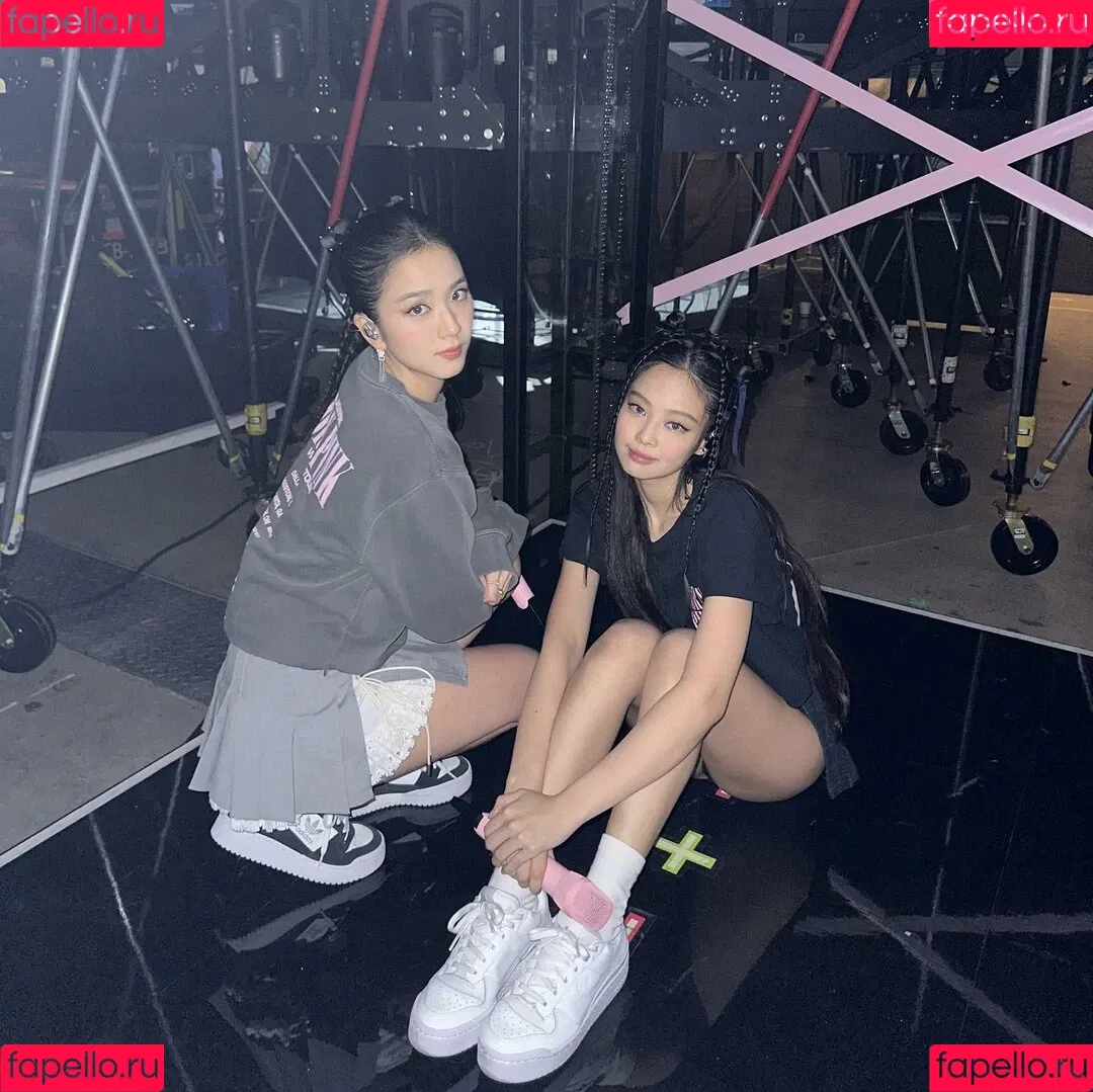 Jennie | BLΛƆKPIИK Onlyfans Photo Gallery 