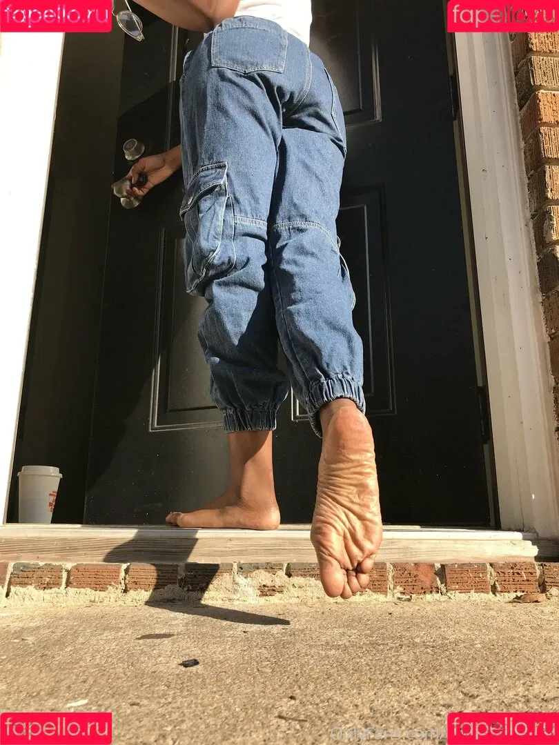 littleebonyfeet Onlyfans Photo Gallery 