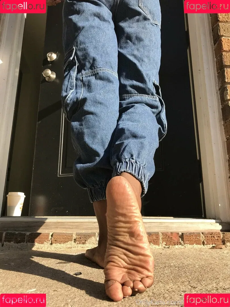 littleebonyfeet Onlyfans Photo Gallery 