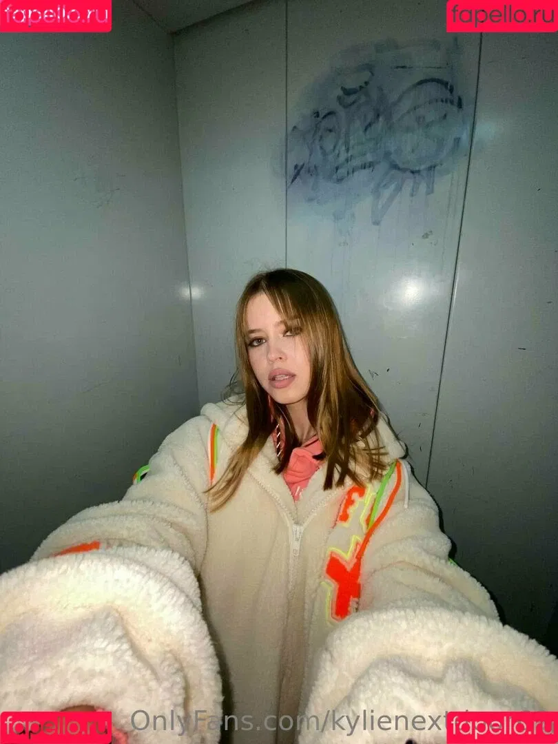kylienextdoor69 Onlyfans Photo Gallery 