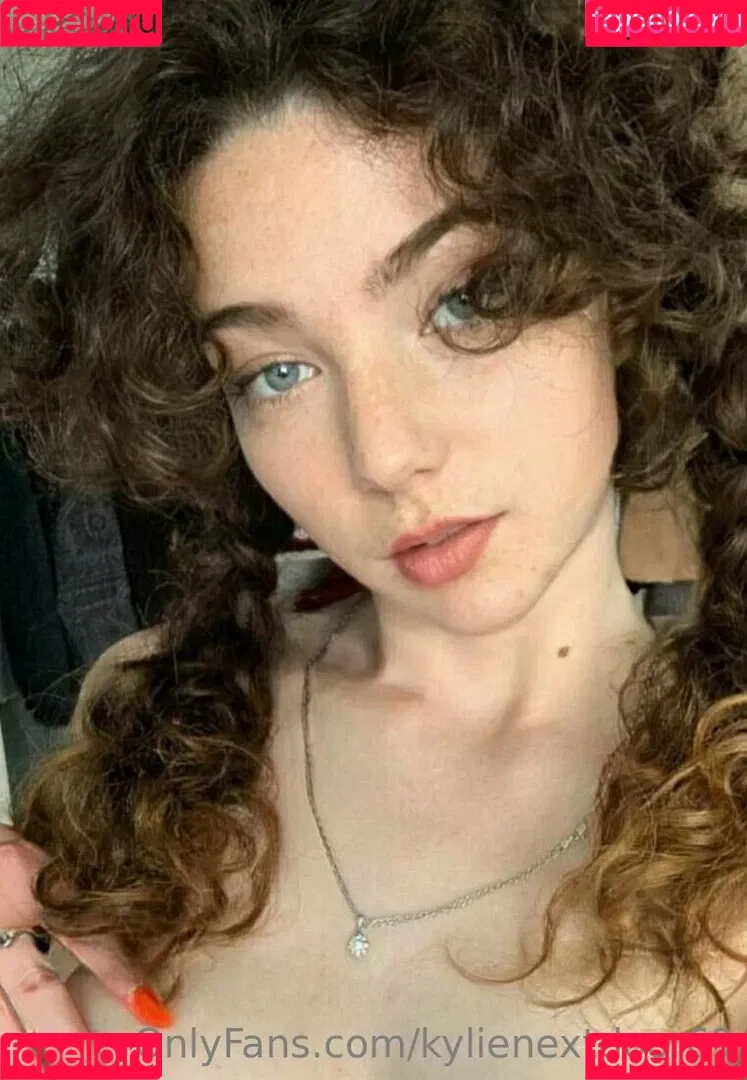 kylienextdoor69 Onlyfans Photo Gallery 