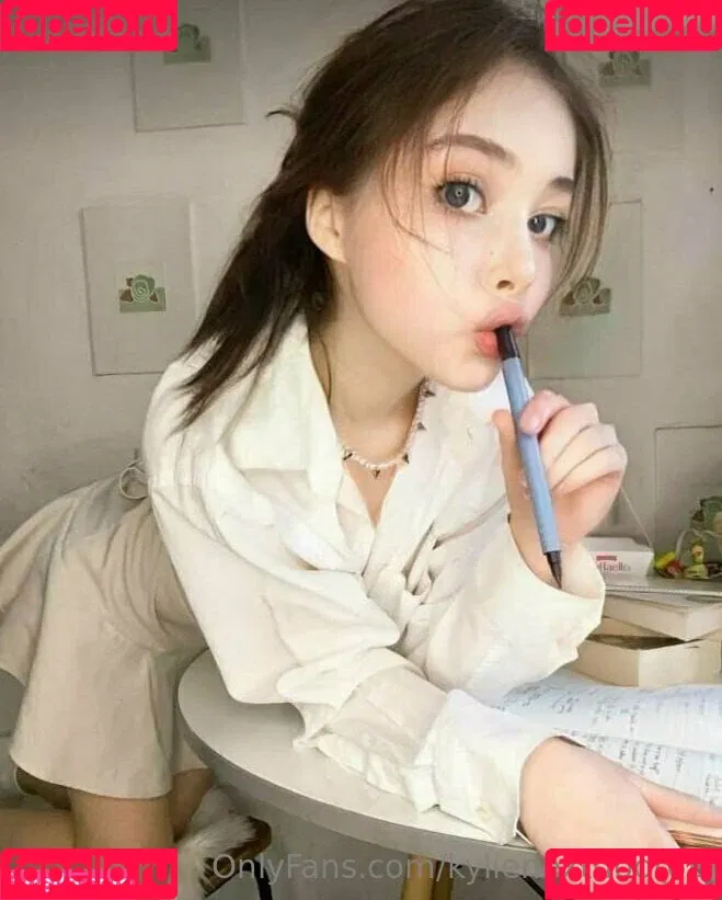 kylienextdoor69 Onlyfans Photo Gallery 