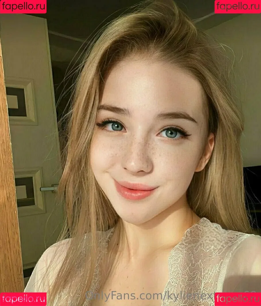 kylienextdoor69 Onlyfans Photo Gallery 