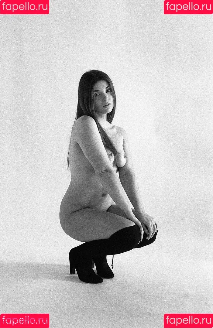 SolelyLu Onlyfans Photo Gallery 