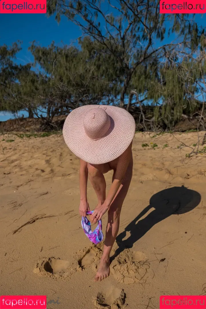 Tinyhini Onlyfans Photo Gallery 