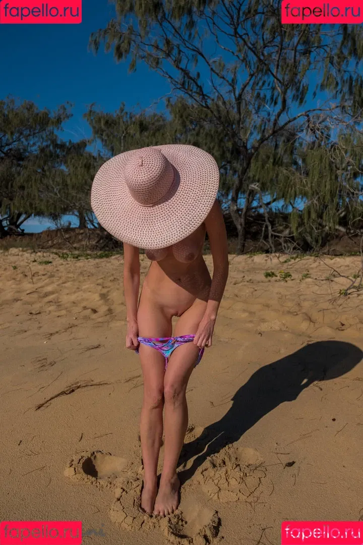 Tinyhini Onlyfans Photo Gallery 