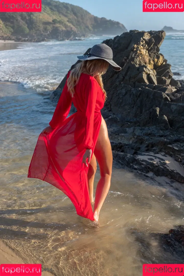 Tinyhini Onlyfans Photo Gallery 