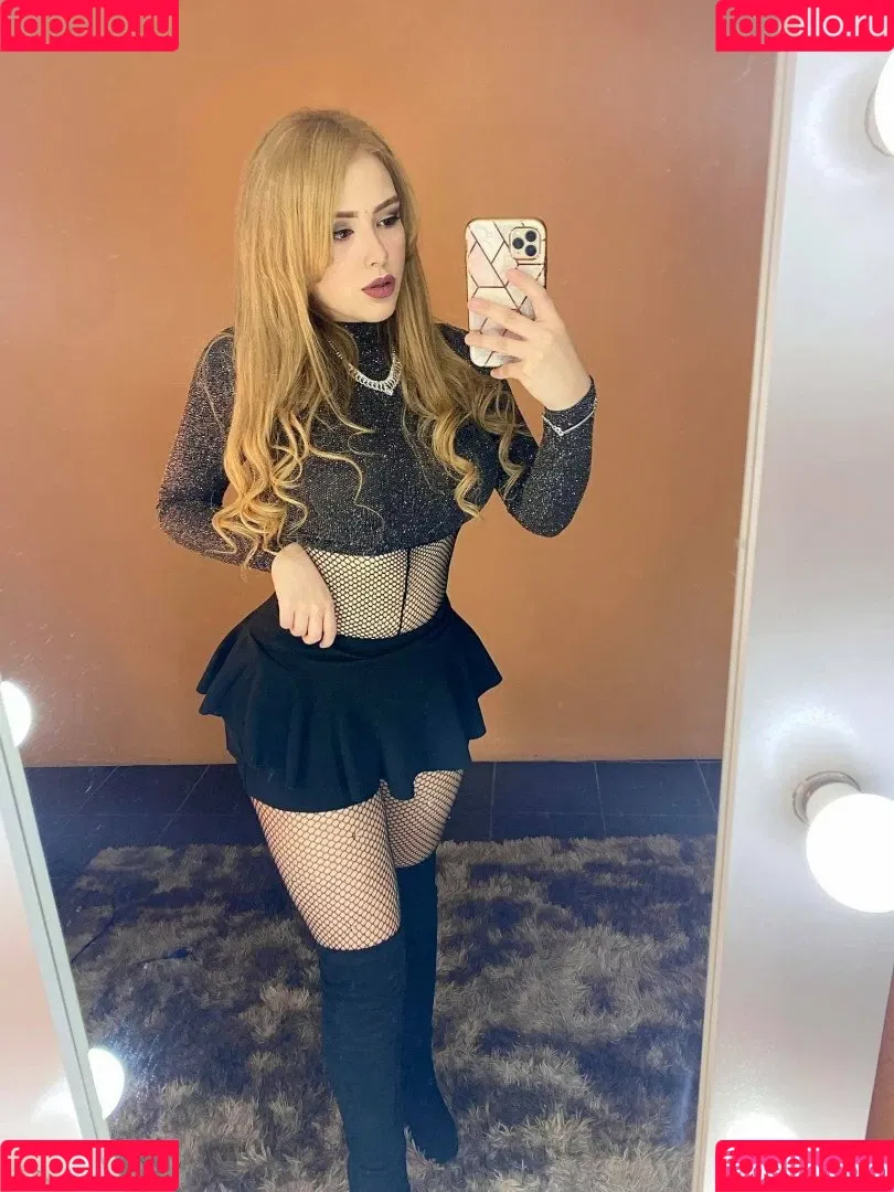 Stephanie Scarleth Onlyfans Photo Gallery 