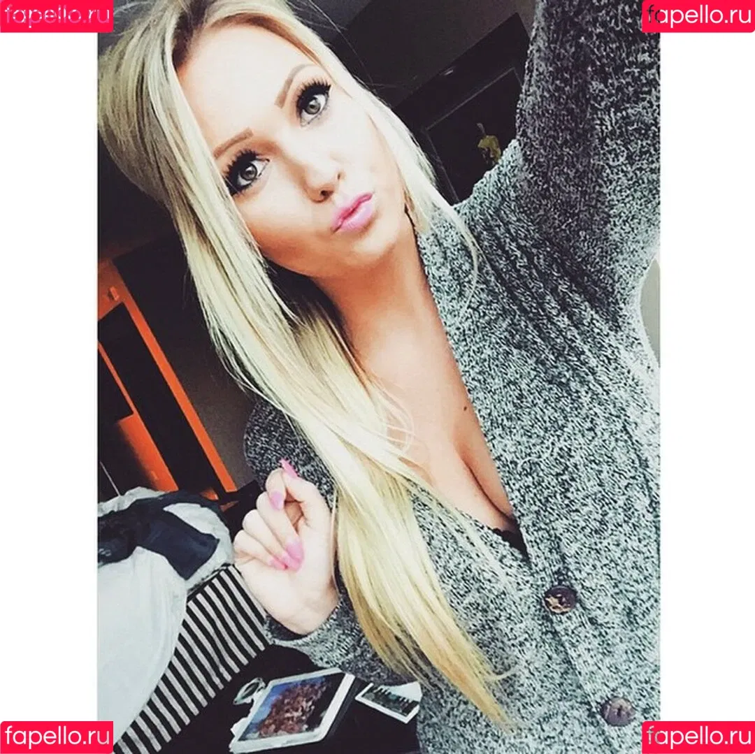 Amber BeIarski Onlyfans Photo Gallery 